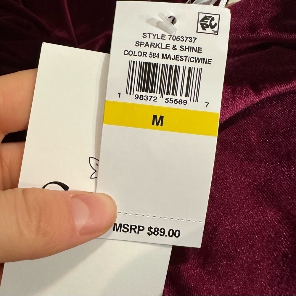 V Neck Elbow Sleeve Velvet Minidress
CeCe - Picture 5 of 5